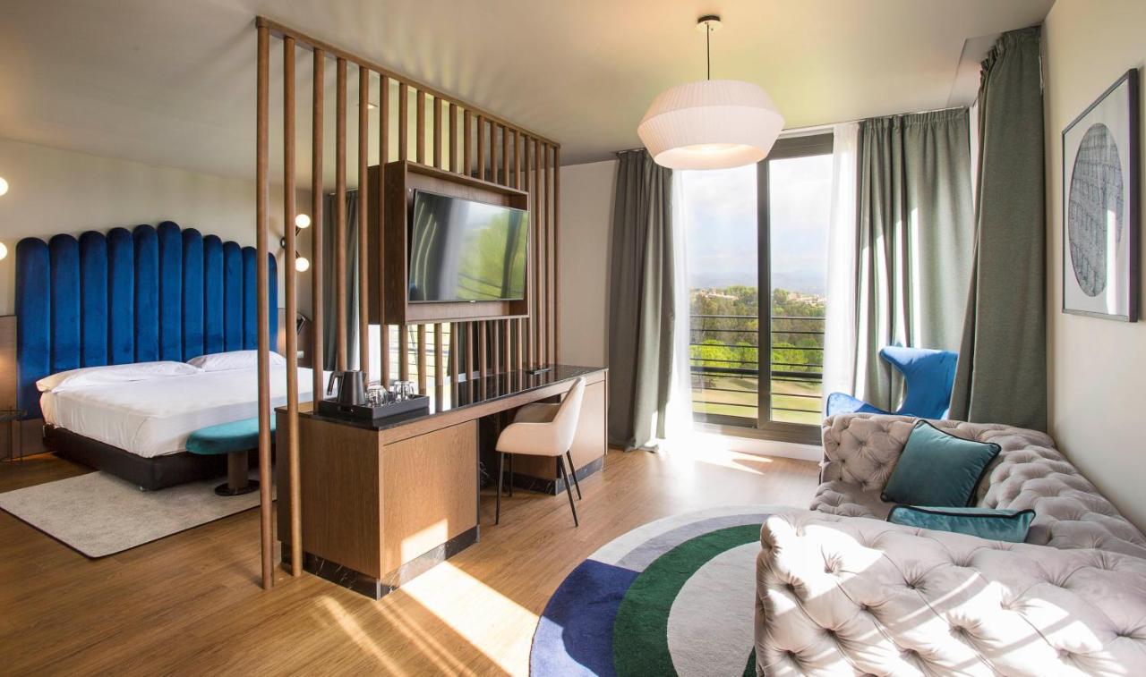 Dolce By Wyndham Barcelona Resort サン・エステヴェ・セスロヴィレス エクステリア 写真