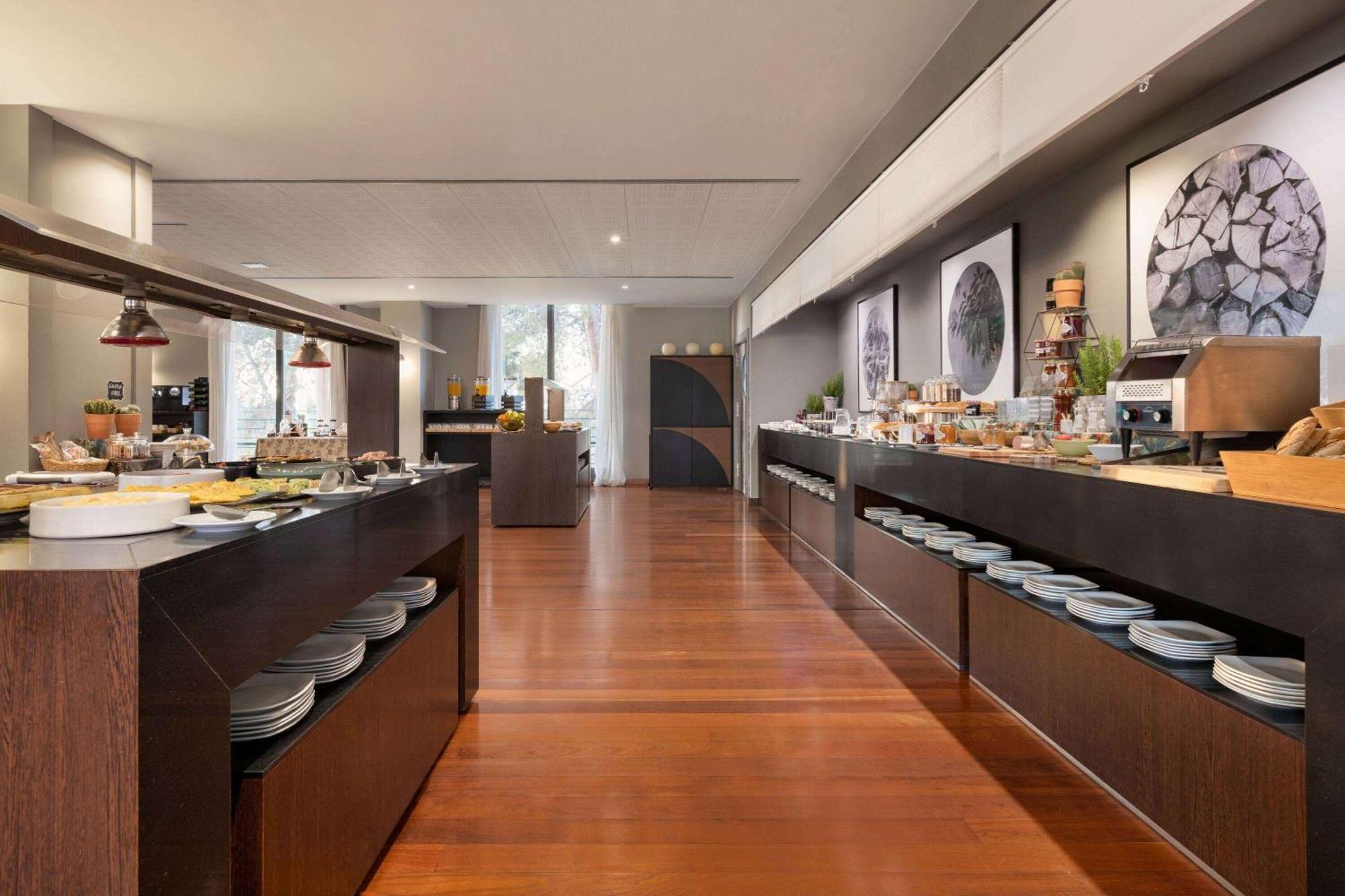 Dolce By Wyndham Barcelona Resort サン・エステヴェ・セスロヴィレス エクステリア 写真
