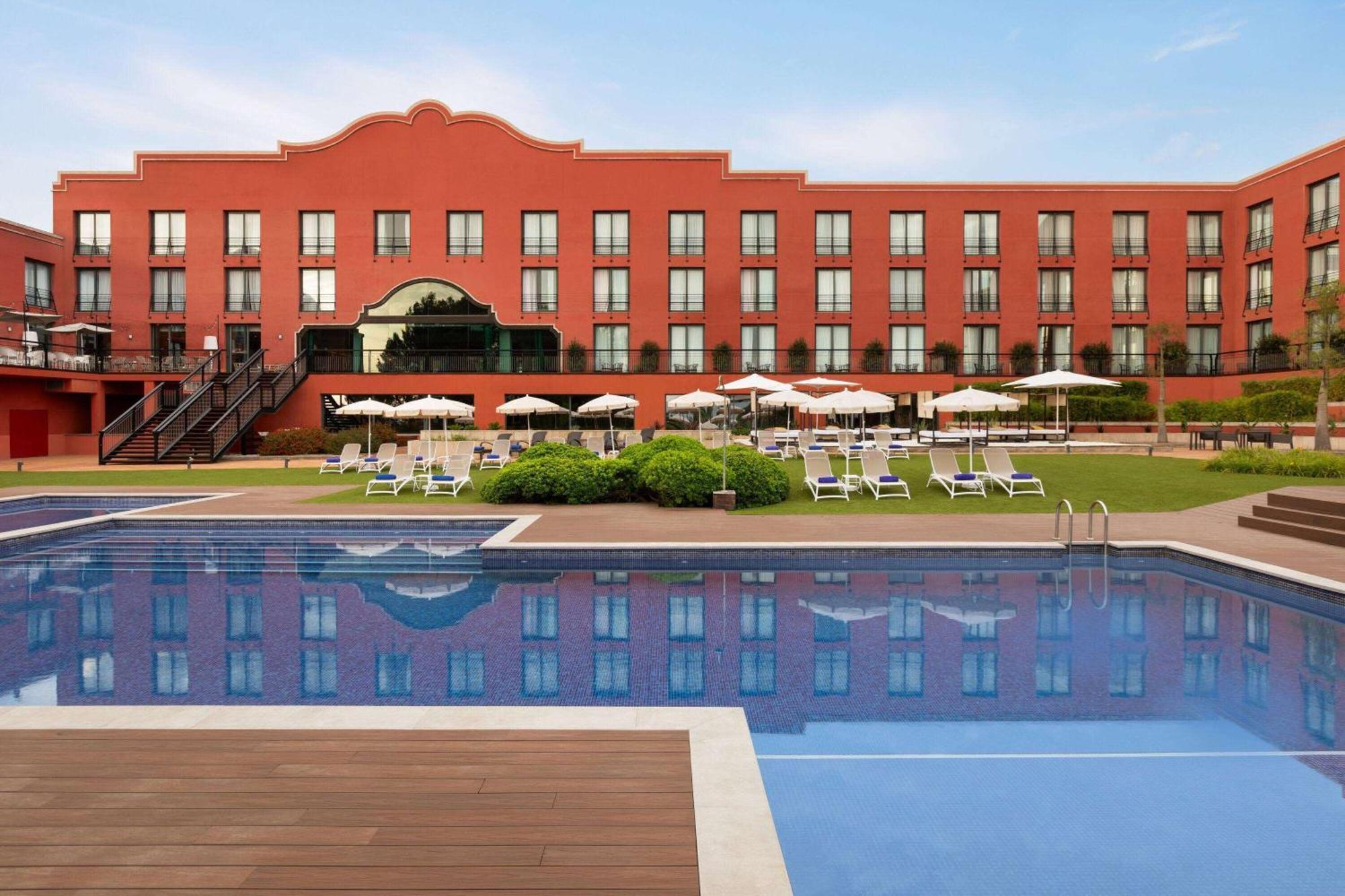 Dolce By Wyndham Barcelona Resort サン・エステヴェ・セスロヴィレス エクステリア 写真