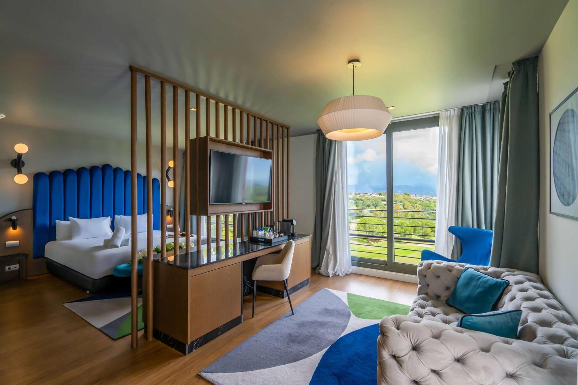 Dolce By Wyndham Barcelona Resort サン・エステヴェ・セスロヴィレス エクステリア 写真