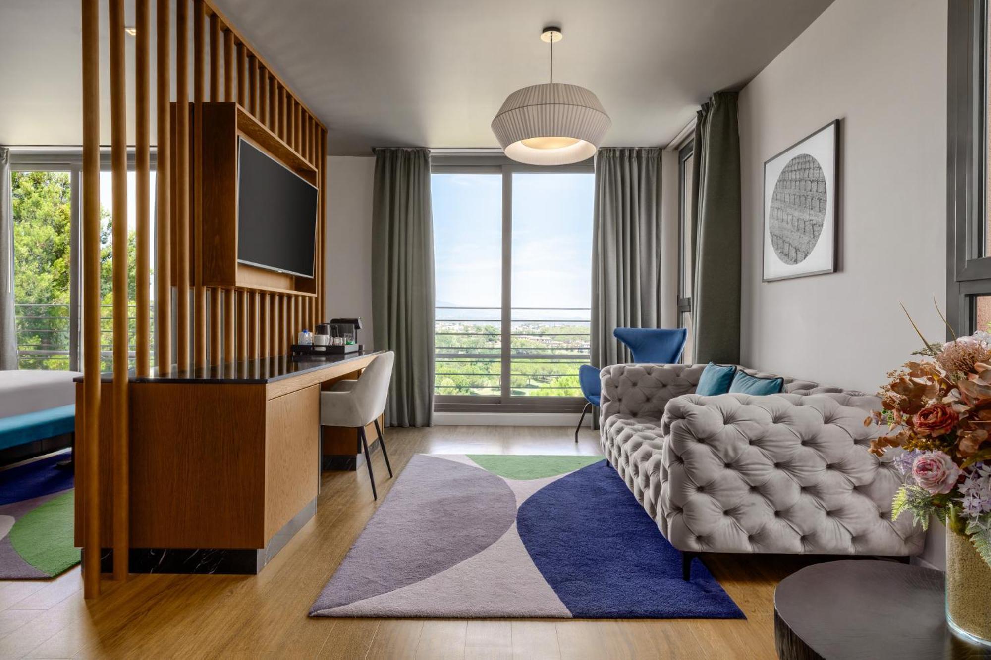 Dolce By Wyndham Barcelona Resort サン・エステヴェ・セスロヴィレス エクステリア 写真