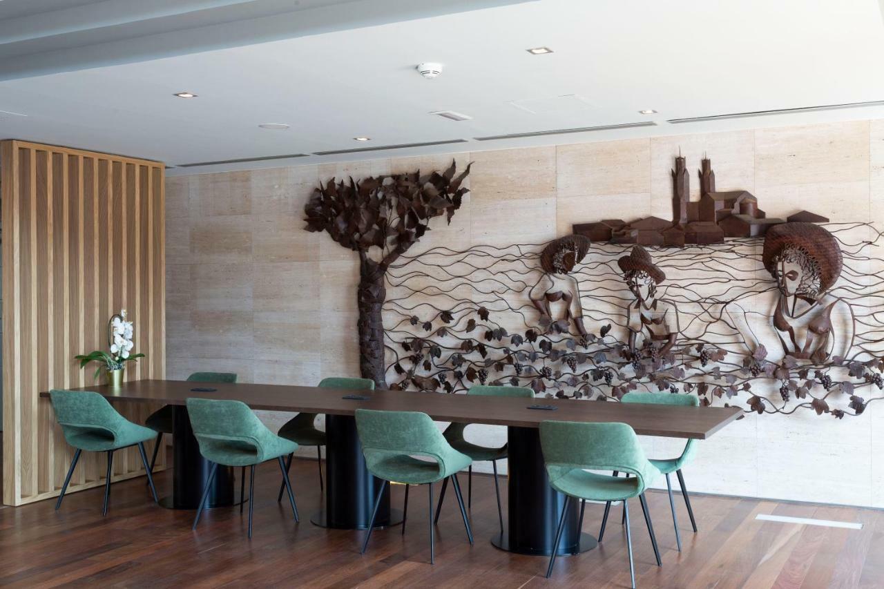 Dolce By Wyndham Barcelona Resort サン・エステヴェ・セスロヴィレス エクステリア 写真